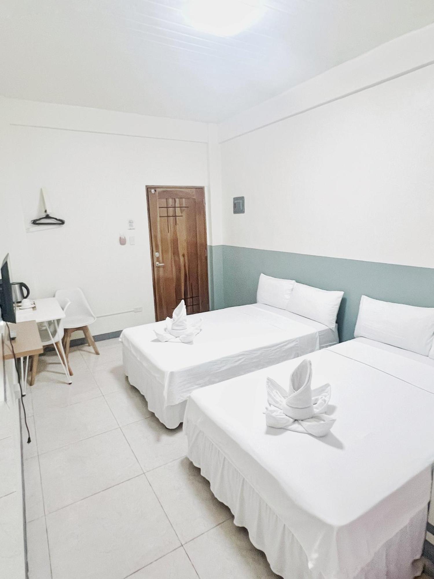 Verra Inn Tagaytay City Exterior photo
