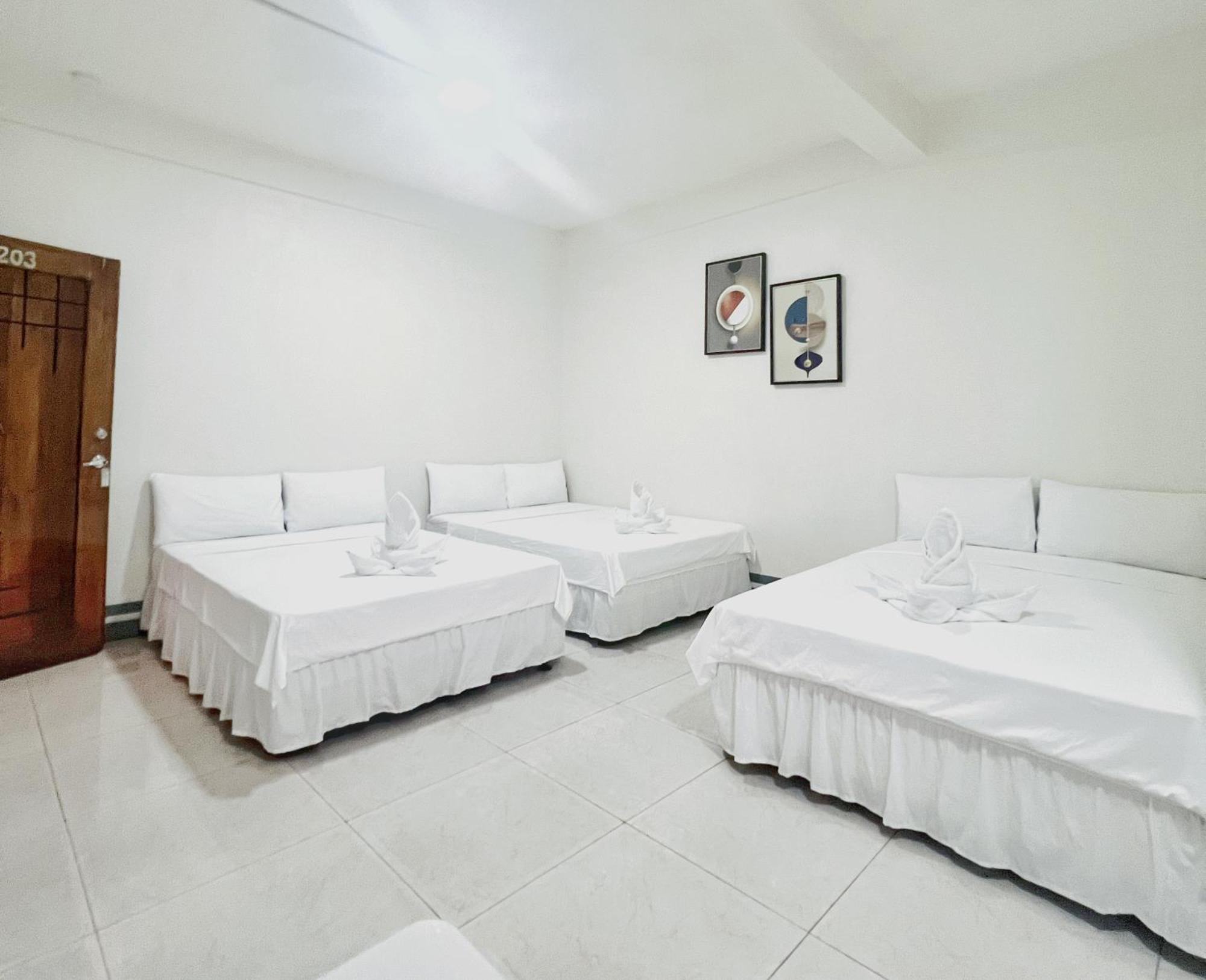 Verra Inn Tagaytay City Exterior photo