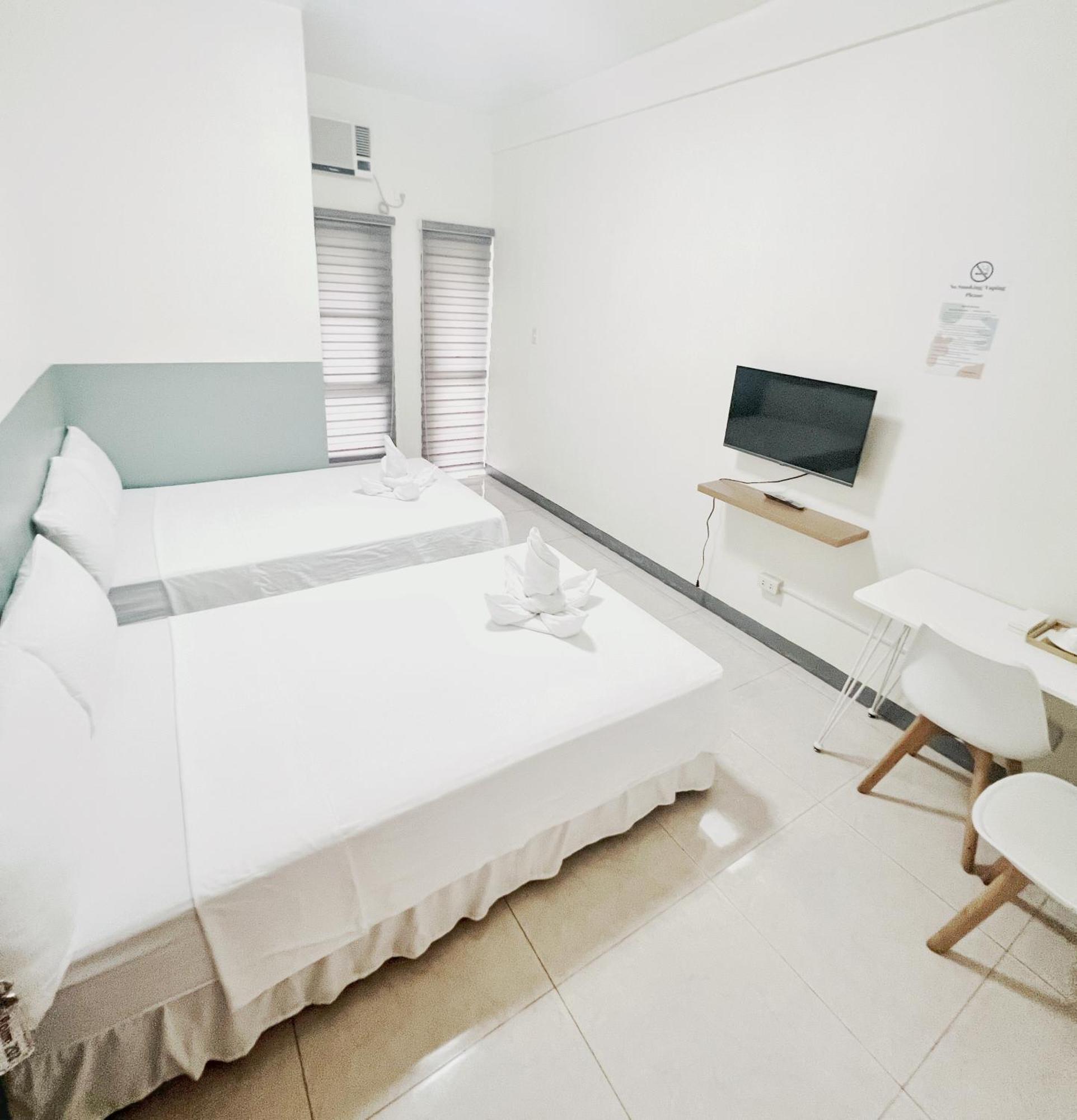 Verra Inn Tagaytay City Exterior photo